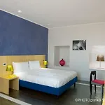 Intervallo 3* טורה לפילו